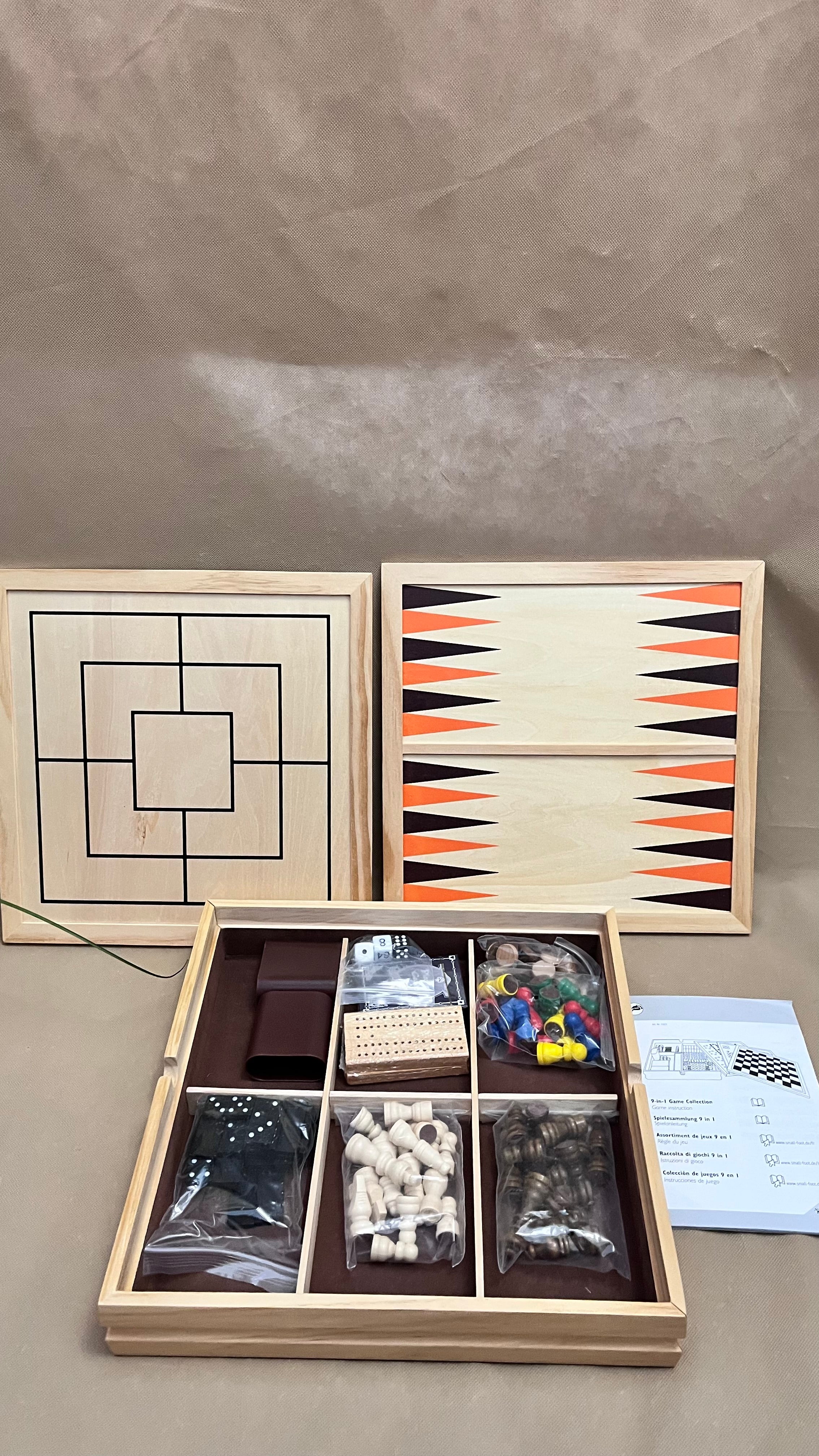 Gra planszowa w drewnianej skrzynce