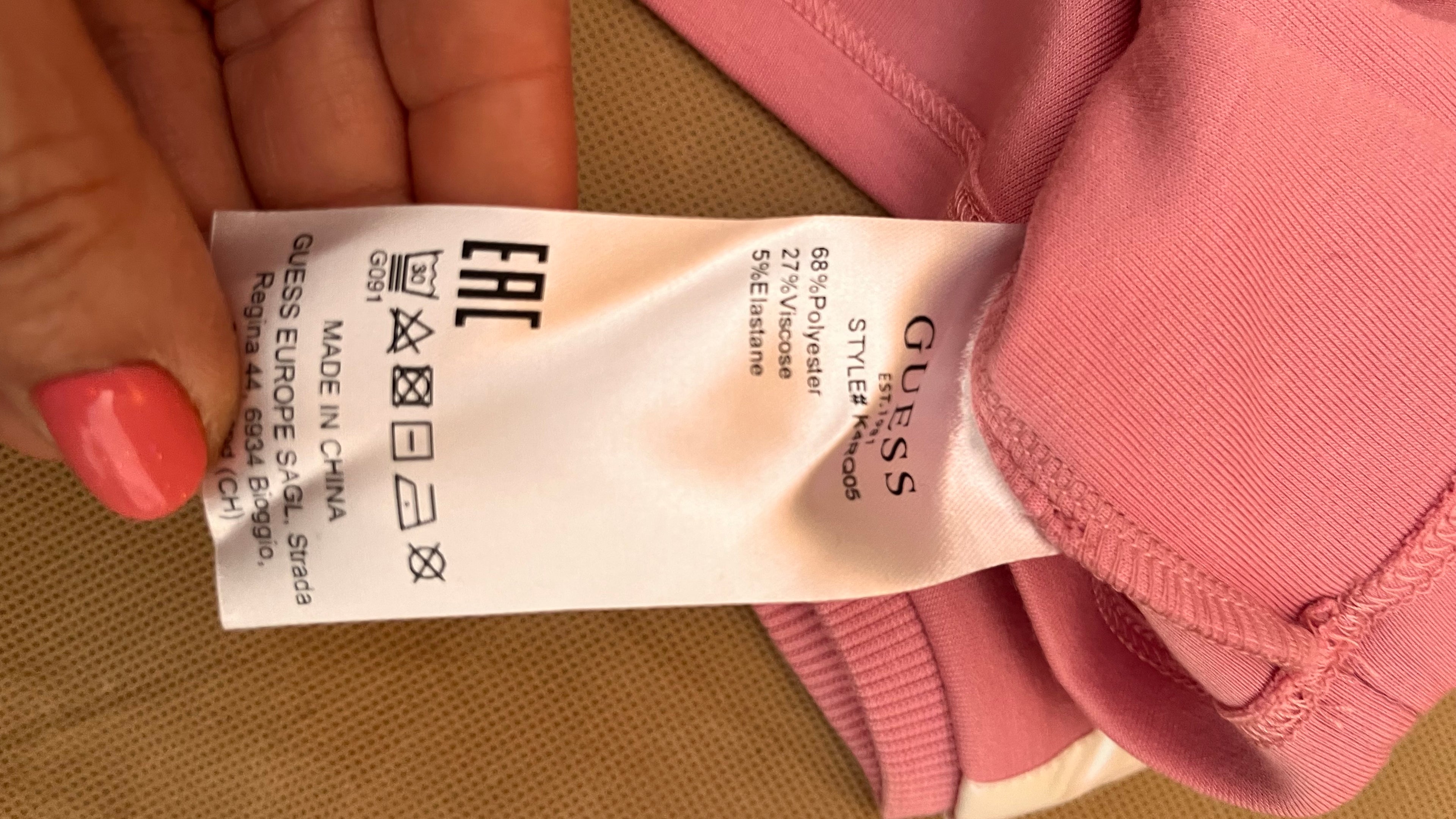 Bluzą niemowlęca Guess