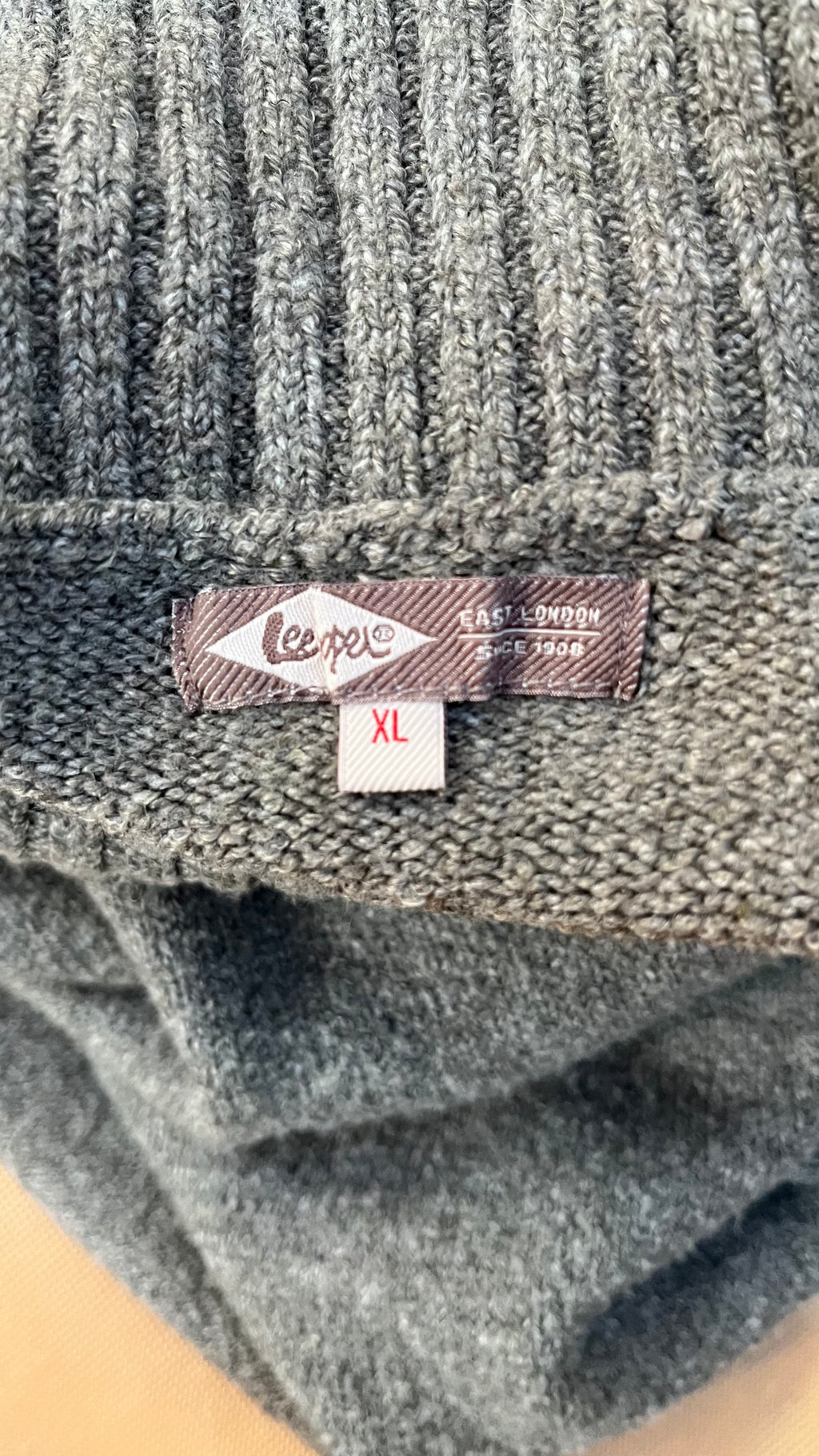 Sukienka zimowa Lee Cooper