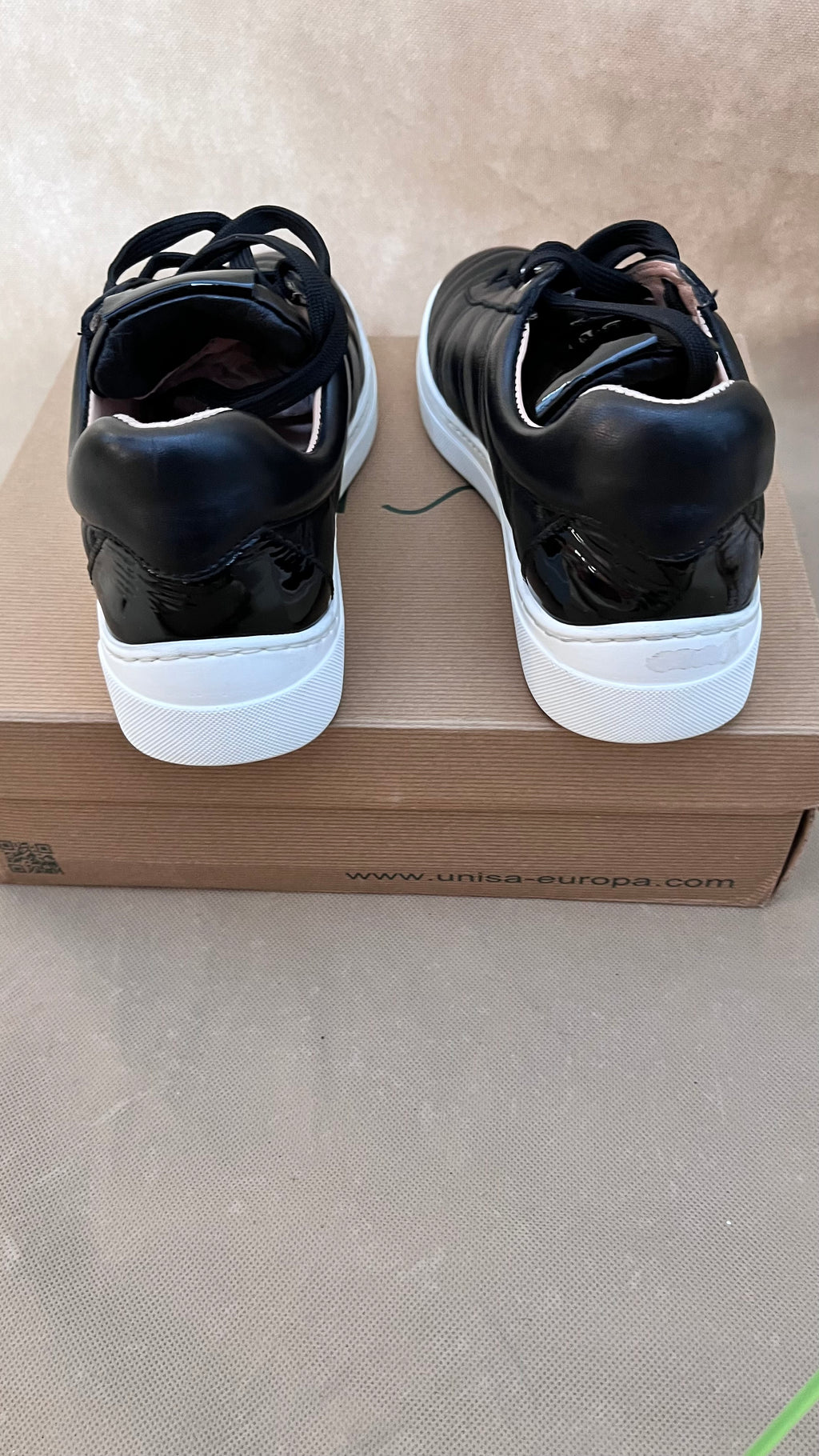 Buty Unisa