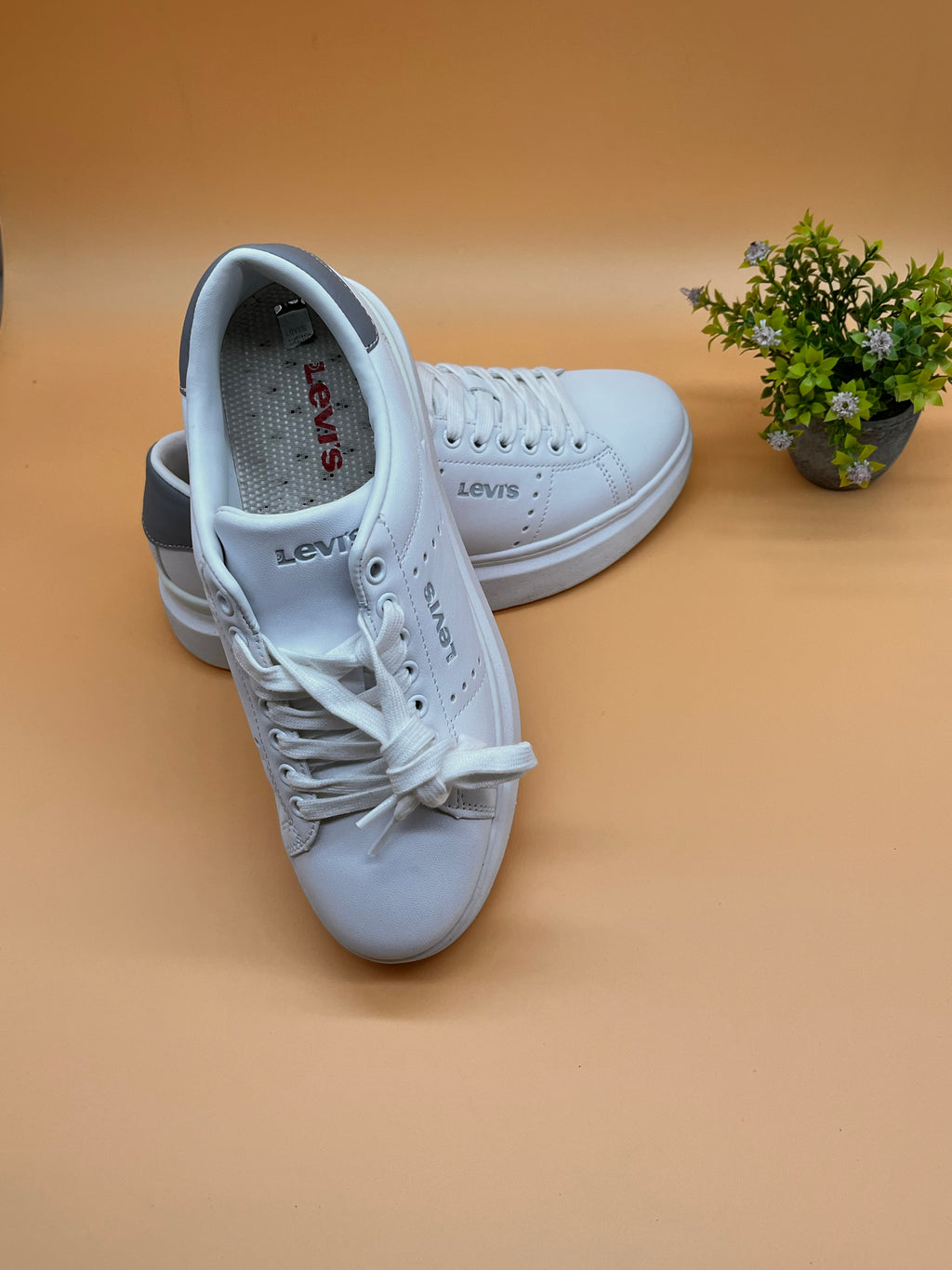 Buty Levis